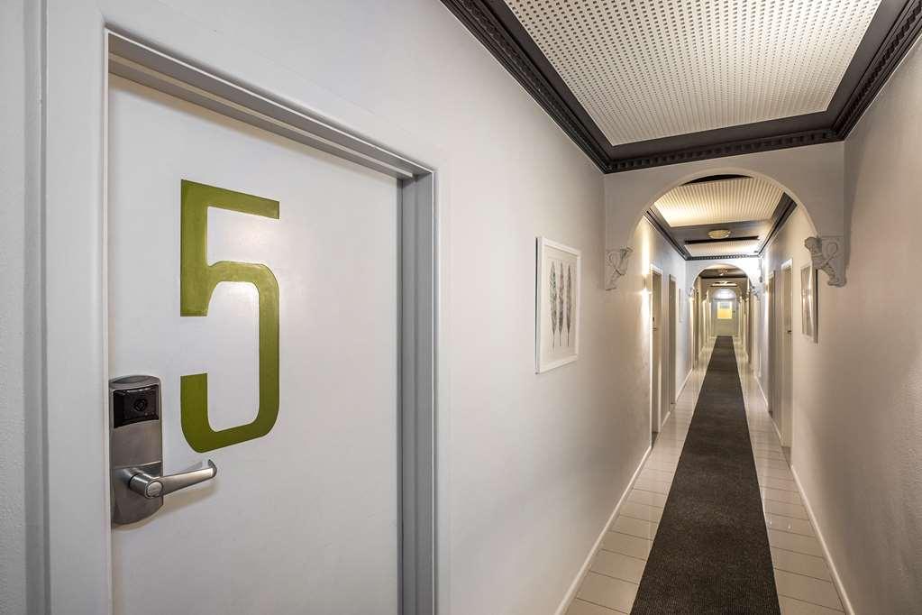 Nightcap At Skyways Hotel Melbourne Phòng bức ảnh