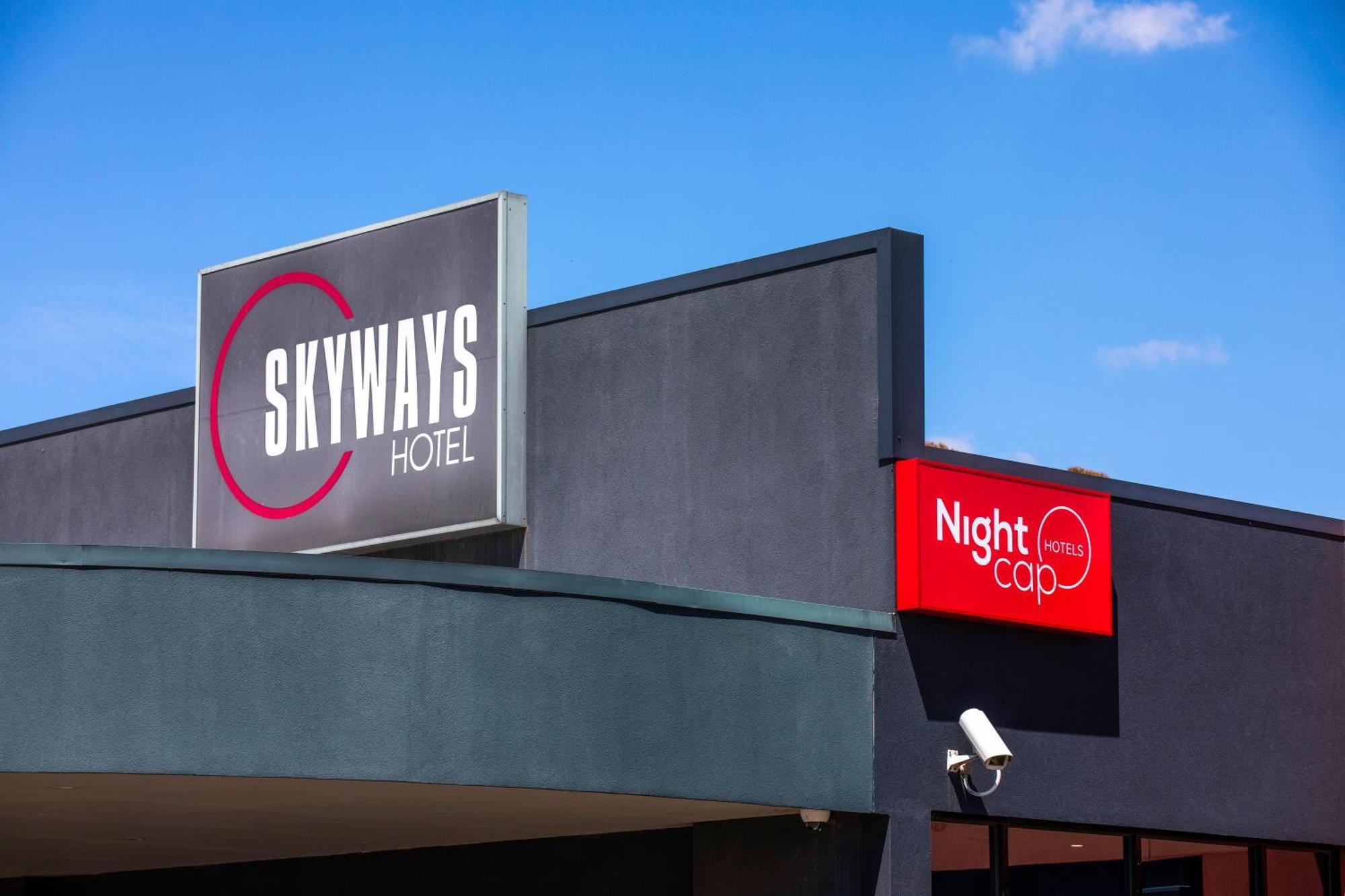 Nightcap At Skyways Hotel Melbourne Ngoại thất bức ảnh