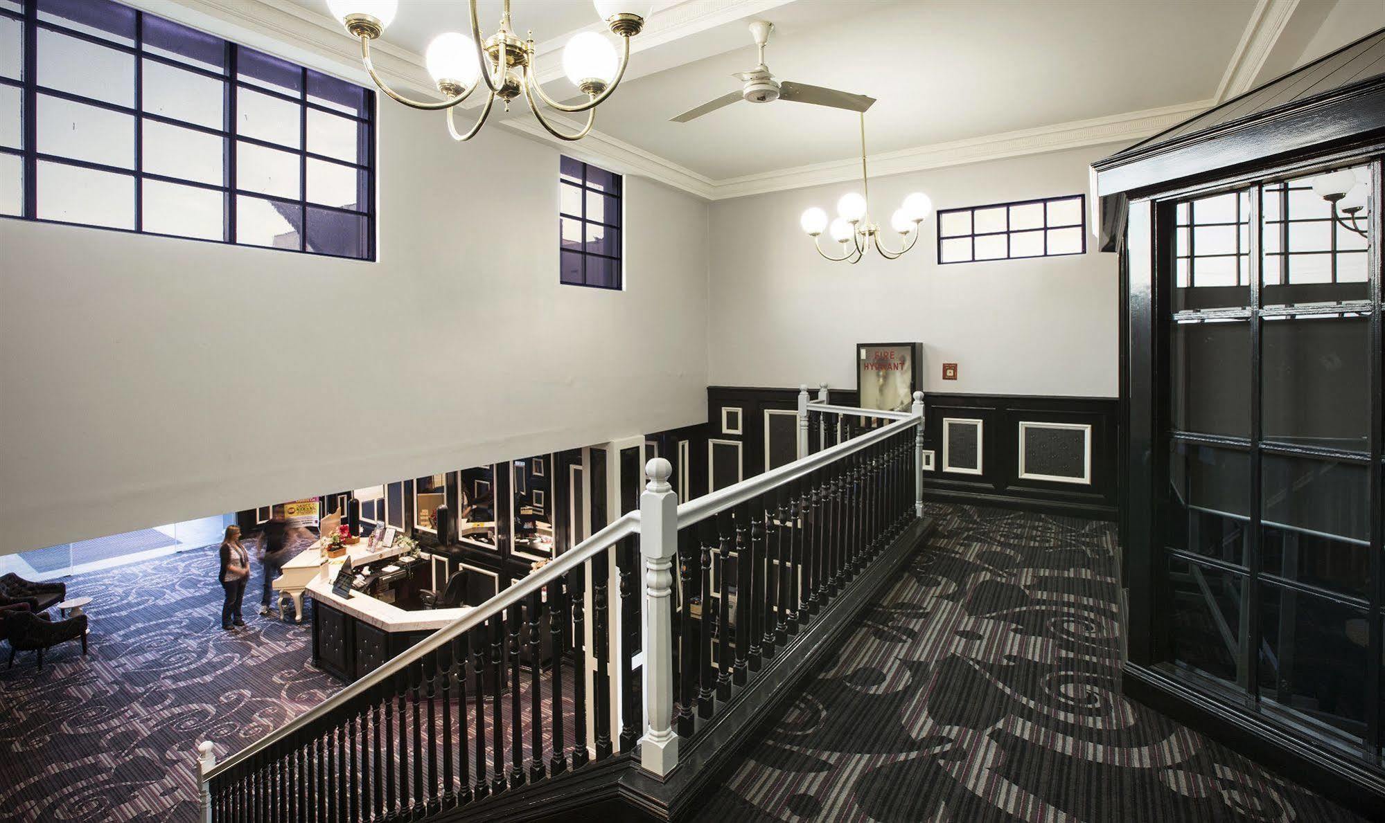 Nightcap At Skyways Hotel Melbourne Ngoại thất bức ảnh