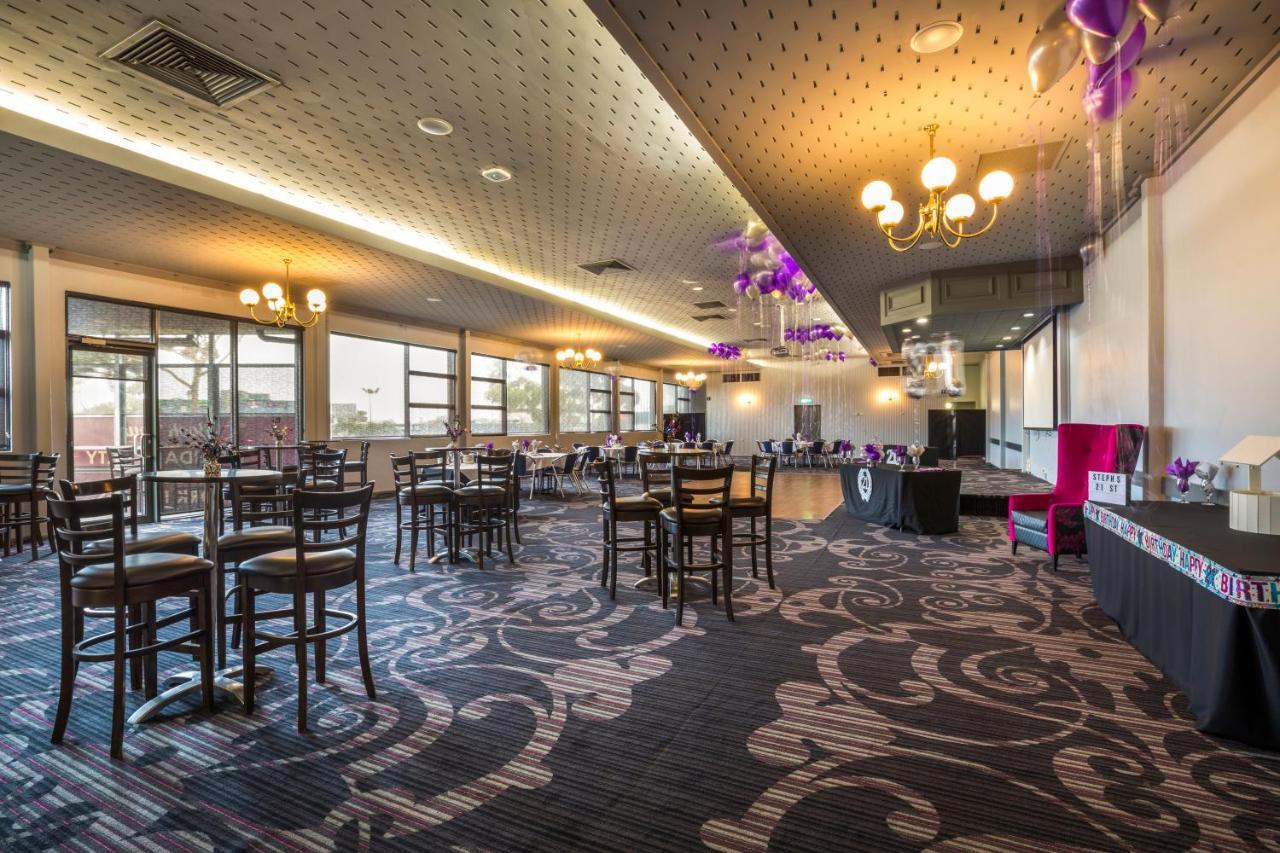 Nightcap At Skyways Hotel Melbourne Ngoại thất bức ảnh